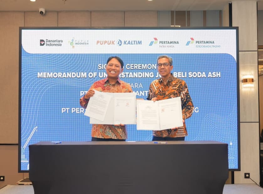 Pupuk Kaltim dan Pertamina Petrochemical Trading Teken MoU Jual-Beli Soda Ash