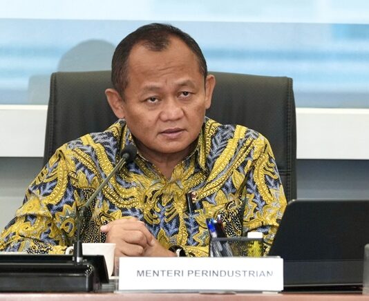 Menperin Sarmuji Janjikan Insentif untuk Mobil Hybrid dan REEV